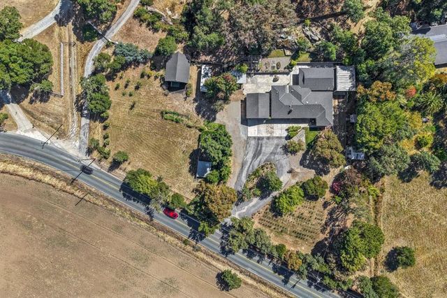 9465 Watsonville Road, Gilroy, CA 95020