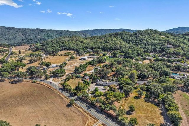 9465 Watsonville Road, Gilroy, CA 95020