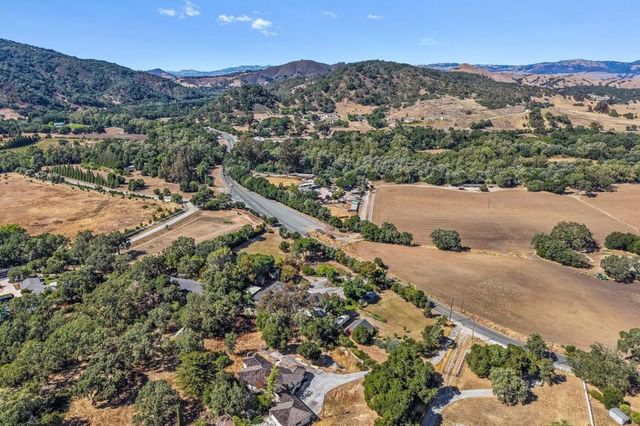 9465 Watsonville Road, Gilroy, CA 95020