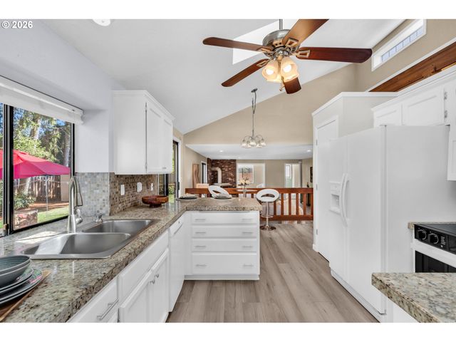 3010 Ne LINDEN Ave, Gresham, OR 97030