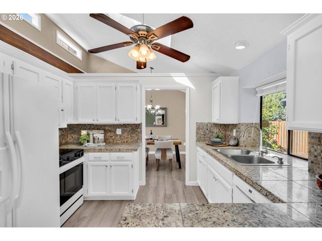 3010 Ne LINDEN Ave, Gresham, OR 97030