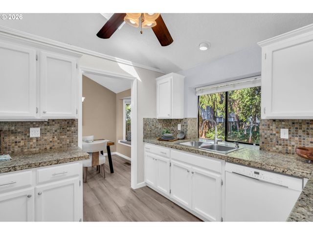 3010 Ne LINDEN Ave, Gresham, OR 97030