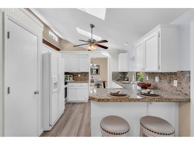 3010 Ne LINDEN Ave, Gresham, OR 97030