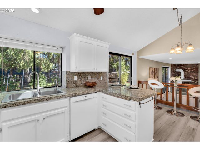 3010 Ne LINDEN Ave, Gresham, OR 97030