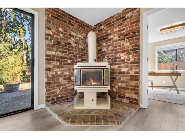 3010 Ne LINDEN Ave, Gresham, OR 97030
