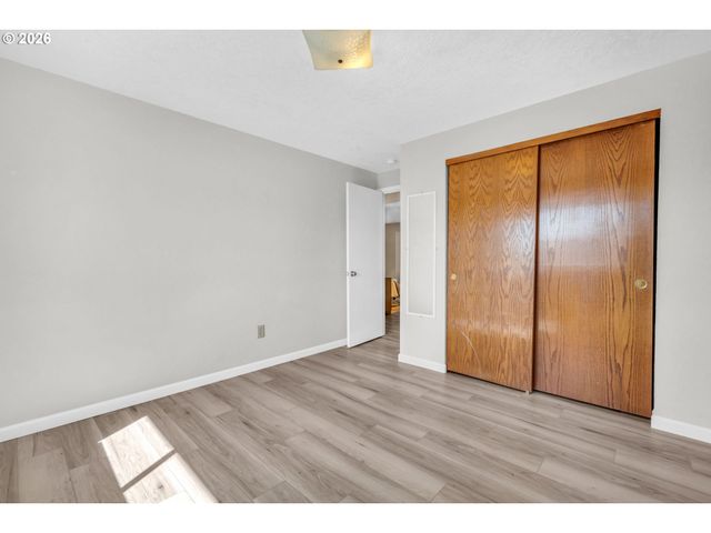 3010 Ne LINDEN Ave, Gresham, OR 97030