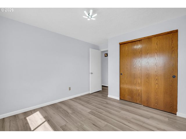 3010 Ne LINDEN Ave, Gresham, OR 97030