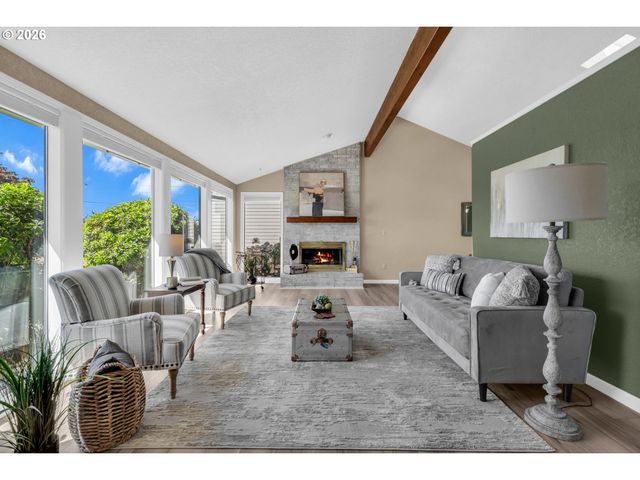 3010 Ne LINDEN Ave, Gresham, OR 97030