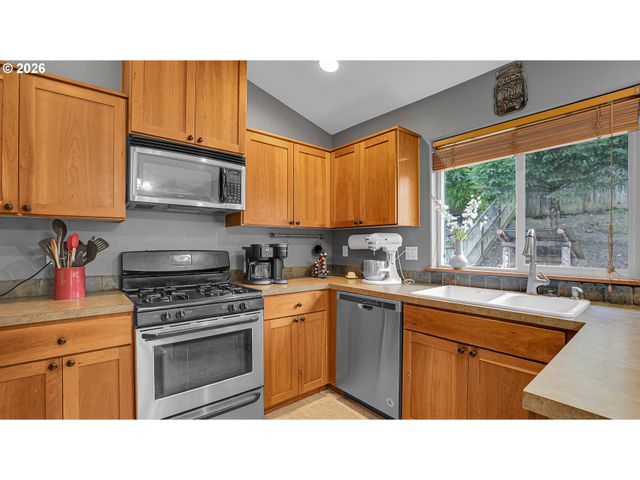 1013 4TH Ave, Vernonia, OR 97064