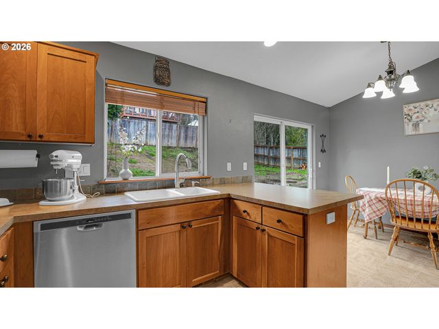 1013 4TH Ave, Vernonia, OR 97064