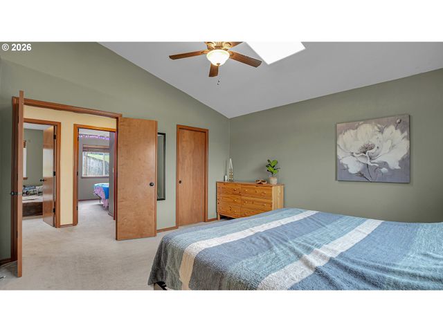 1013 4TH Ave, Vernonia, OR 97064