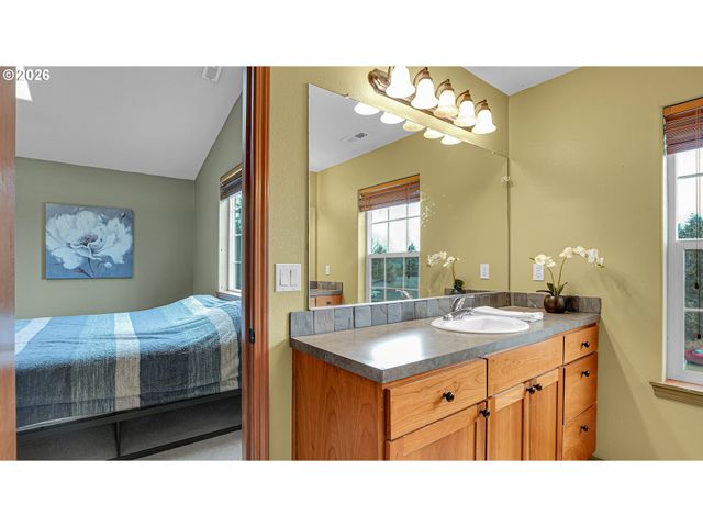 1013 4TH Ave, Vernonia, OR 97064