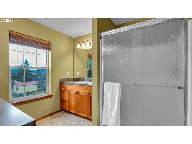 1013 4TH Ave, Vernonia, OR 97064