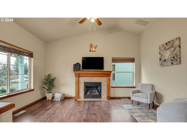 1013 4TH Ave, Vernonia, OR 97064