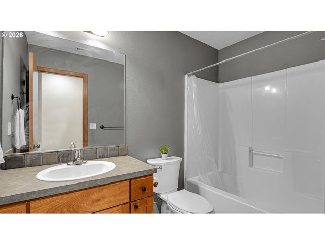 1013 4TH Ave, Vernonia, OR 97064