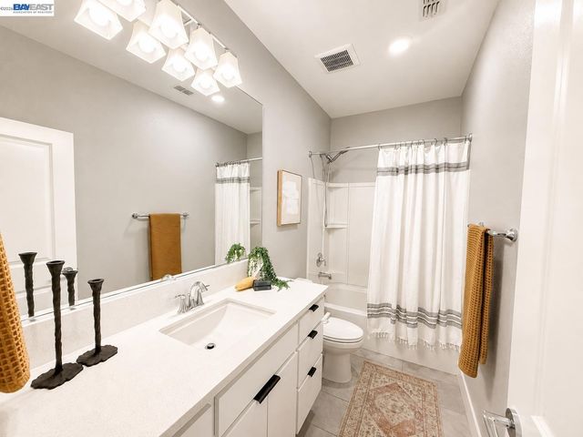 3141 Bluebird court, West Sacramento, CA 95691