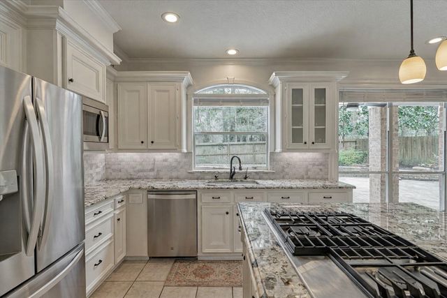 91 Wind Ridge Circle, The Woodlands, TX 77381