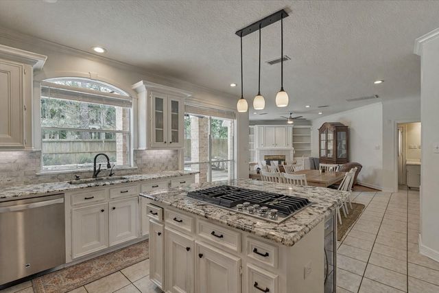 91 Wind Ridge Circle, The Woodlands, TX 77381