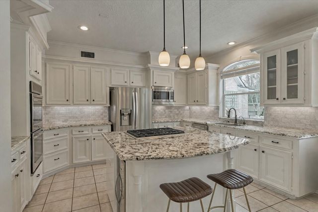 91 Wind Ridge Circle, The Woodlands, TX 77381