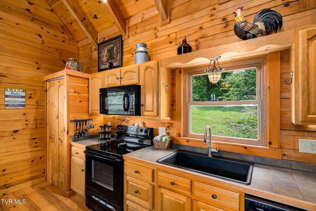 2288 Norris Hollow Road, Butler, TN 37640