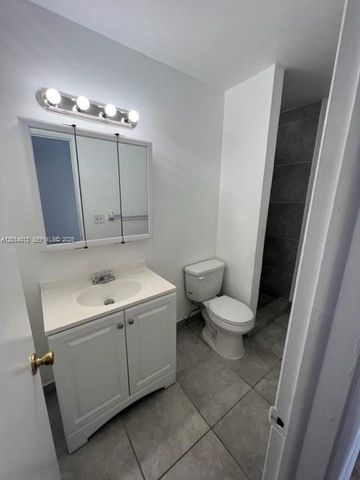 15153 NE 6th Ave 10, Miami, FL 33162