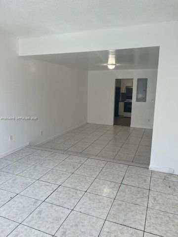 15153 NE 6th Ave 10, Miami, FL 33162