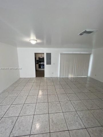 15153 NE 6th Ave 10, Miami, FL 33162