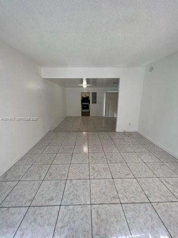 15153 NE 6th Ave 10, Miami, FL 33162