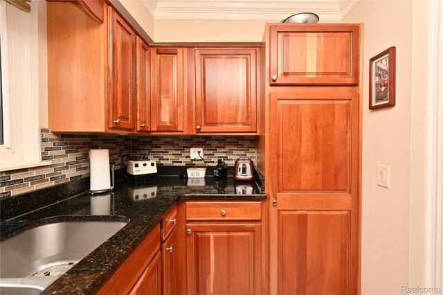 1966 Klingensmith Road 18C, Bloomfield Hills, MI 48302