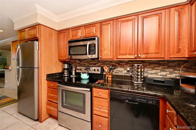 1966 Klingensmith Road 18C, Bloomfield Hills, MI 48302