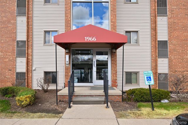 1966 Klingensmith Road 18C, Bloomfield Hills, MI 48302