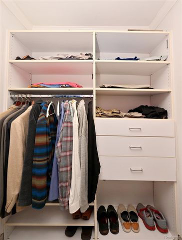 1966 Klingensmith Road 18C, Bloomfield Hills, MI 48302