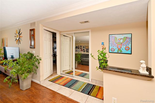 1966 Klingensmith Road 18C, Bloomfield Hills, MI 48302