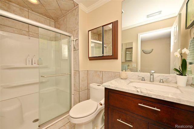 1966 Klingensmith Road 18C, Bloomfield Hills, MI 48302