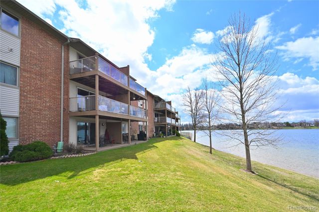 1966 Klingensmith Road 18C, Bloomfield Hills, MI 48302