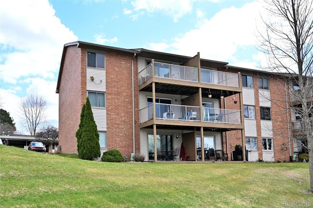 1966 Klingensmith Road 18C, Bloomfield Hills, MI 48302