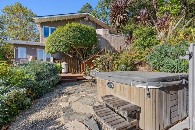 2222 Ocean Street, Santa Cruz, CA 95060