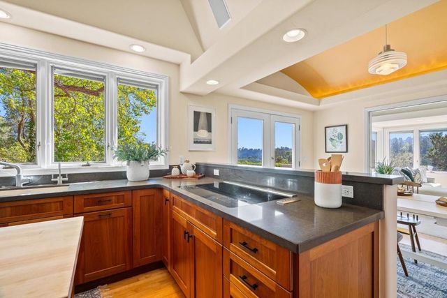 2222 Ocean Street, Santa Cruz, CA 95060