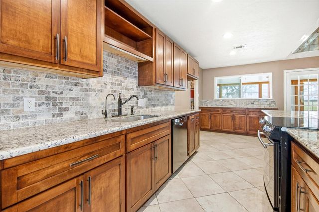 12114 Cherry Point Drive, Dayton, TX 77535