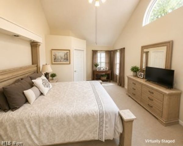 244 Vista Circle 15B, North Olmsted, OH 44070
