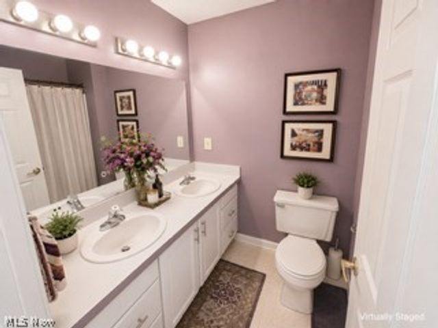 244 Vista Circle 15B, North Olmsted, OH 44070