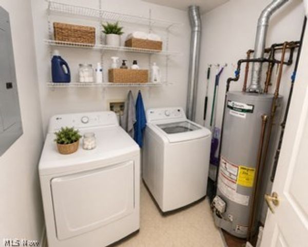 244 Vista Circle 15B, North Olmsted, OH 44070