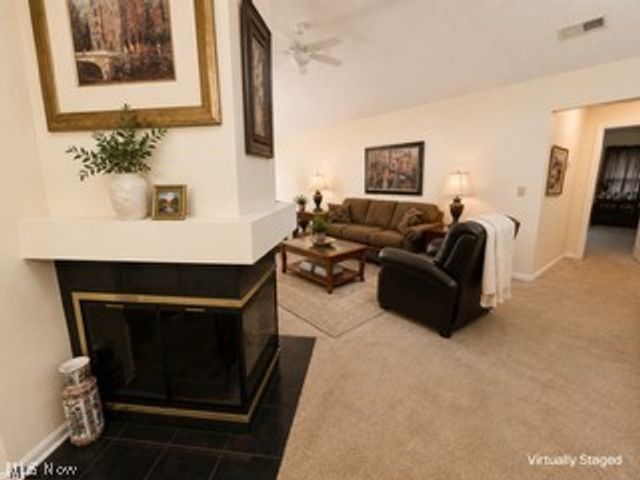 244 Vista Circle 15B, North Olmsted, OH 44070