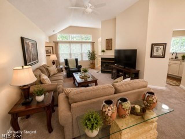 244 Vista Circle 15B, North Olmsted, OH 44070