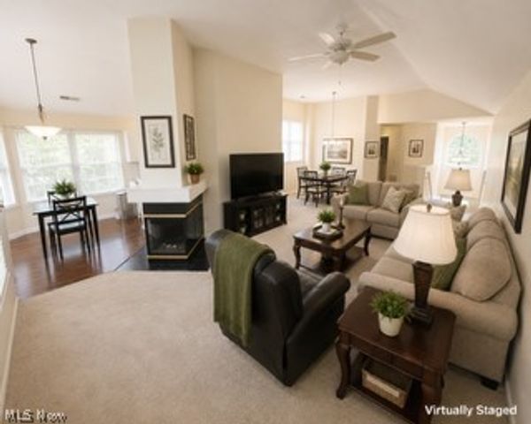 244 Vista Circle 15B, North Olmsted, OH 44070