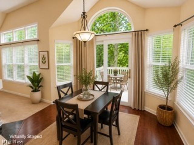 244 Vista Circle 15B, North Olmsted, OH 44070