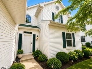 244 Vista Circle 15B, North Olmsted, OH 44070