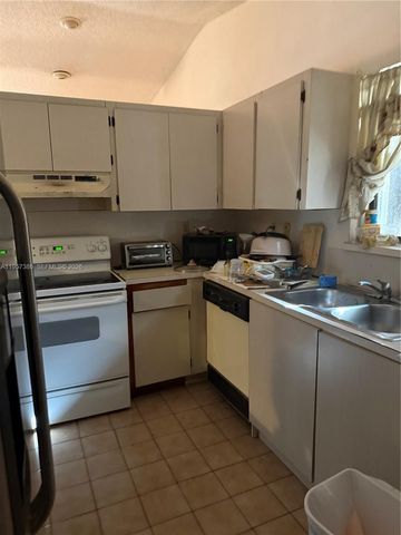 16286 SW 303rd St, Homestead, FL 33033