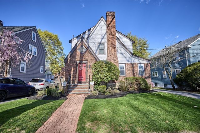 291 Russett Rd, Brookline, MA 02467