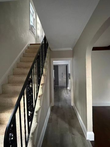 291 Russett Rd, Brookline, MA 02467